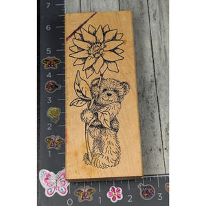 Judikins Bear Holding Flower‎ 5235H Rubber Stamp Wood #F23